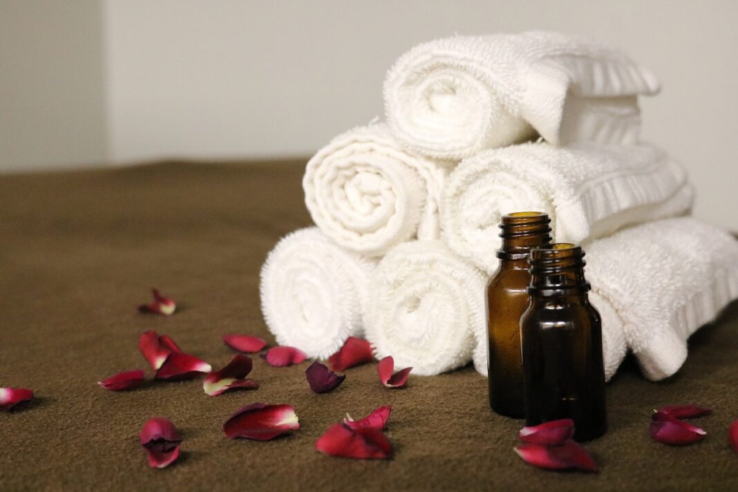 essential-oils-3931430_1280